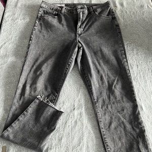 NWOT GAP raw hem jeggings